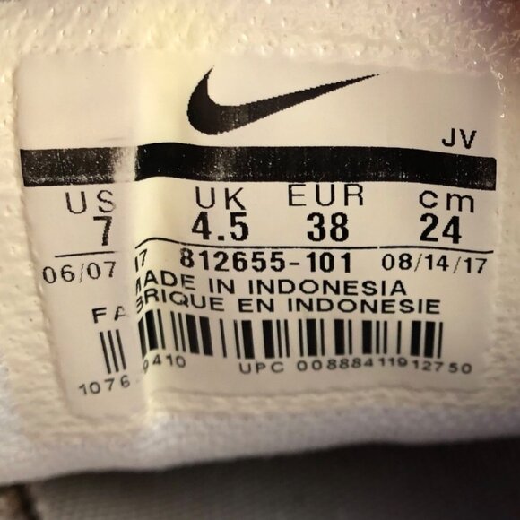 Nike Women's Tanjun Sneakers, Size 7 - Picture 8 of 8